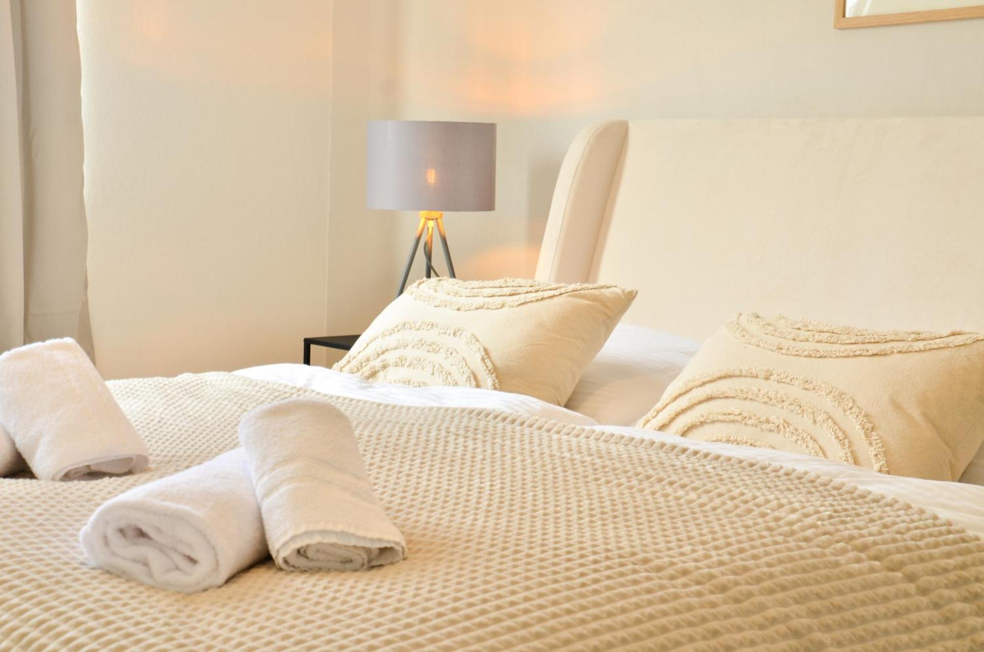 Milpau Bottrop 2 - Modernes Und Zentrales Premium-Apartment Fuer 4 Personen Mit Queensize-Bett Und Einzelbetten - Netflix, Nespresso Und Smart-Tv Exterior foto